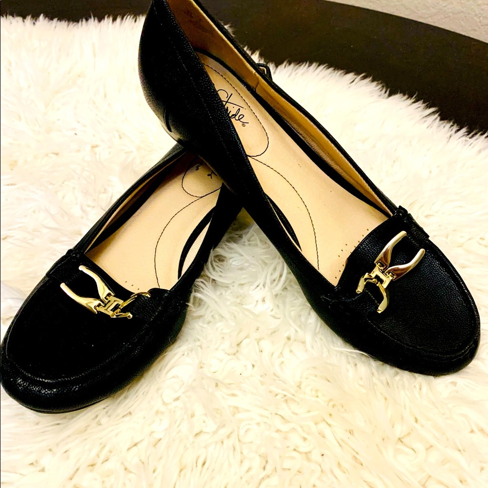 Size 11M Life Stride comfy black leather loafers flat